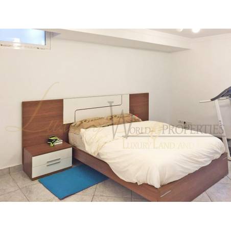 Sprzedaż - Nieruchomości - Dom / Apartament - Avenida Madroñal 3