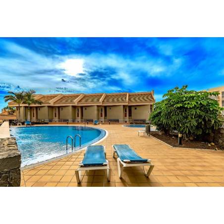 Sprzedaż - Nieruchomości - Dom / Apartament - Playa de la Arena 1