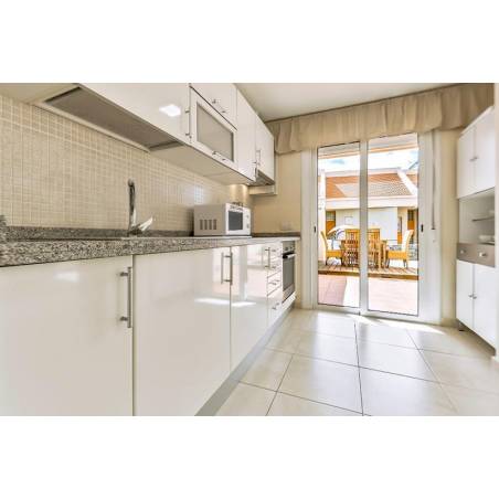 Sprzedaż - Nieruchomości - Dom / Apartament - Playa de la Arena 1