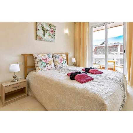 Sprzedaż - Nieruchomości - Dom / Apartament - Playa de la Arena 1