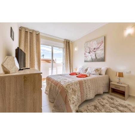 Sprzedaż - Nieruchomości - Dom / Apartament - Playa de la Arena 1