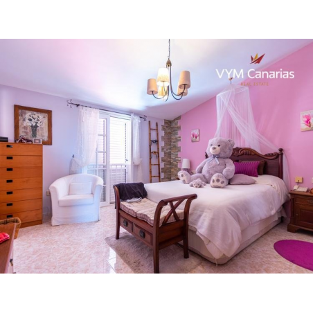 Sprzedaż - Nieruchomości - Kamienica - Piedra Hincada 1